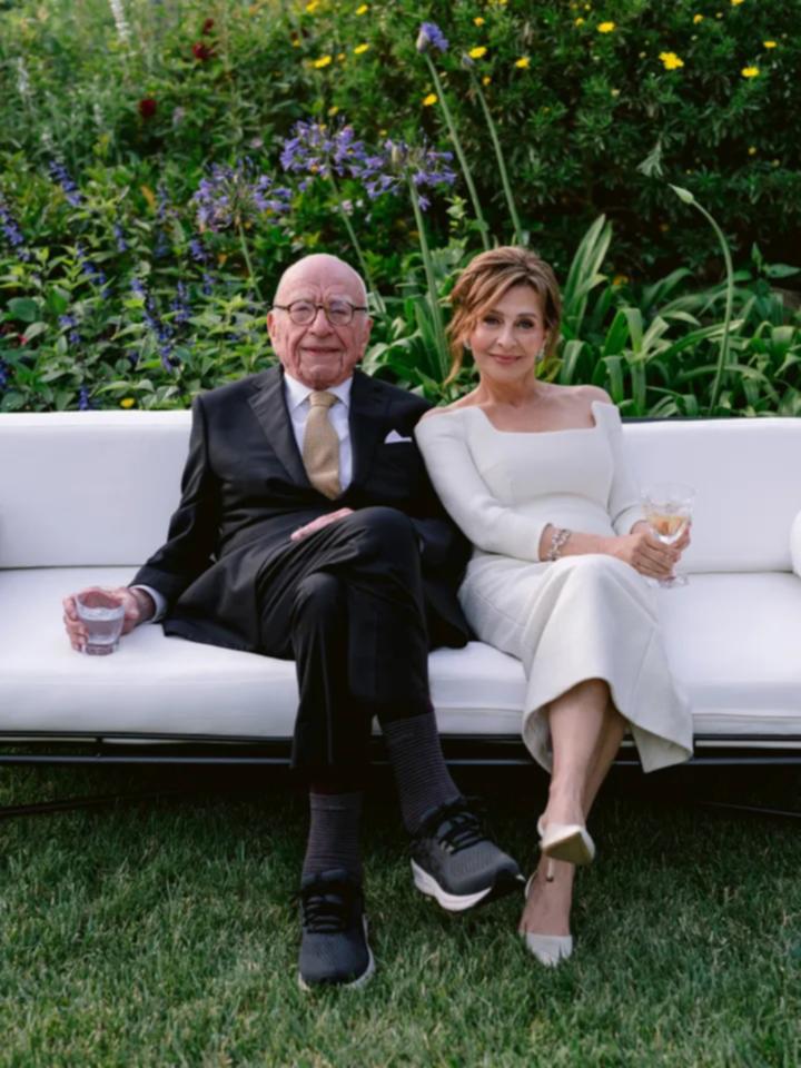 The 93-year-old News Corp chairman wore dark sneakers as they traded vows at his Bel Air estate in Moroga on Saturday local time.