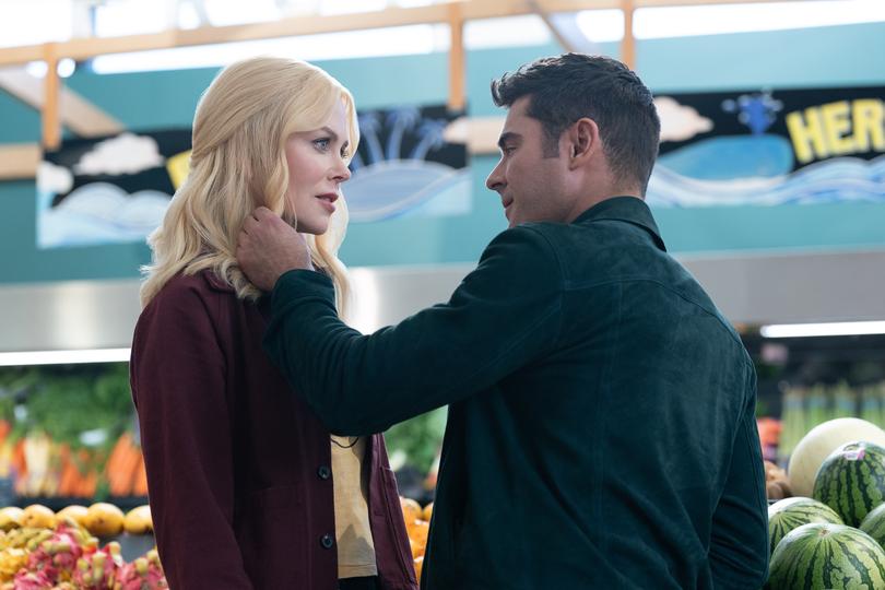 A Family Affair. (L-R) Nicole Kidman as Brooke Harwood and Zac Efron as Chris Cole in A Family Affair. Cr. Aaron Epstein/Netflix  2024