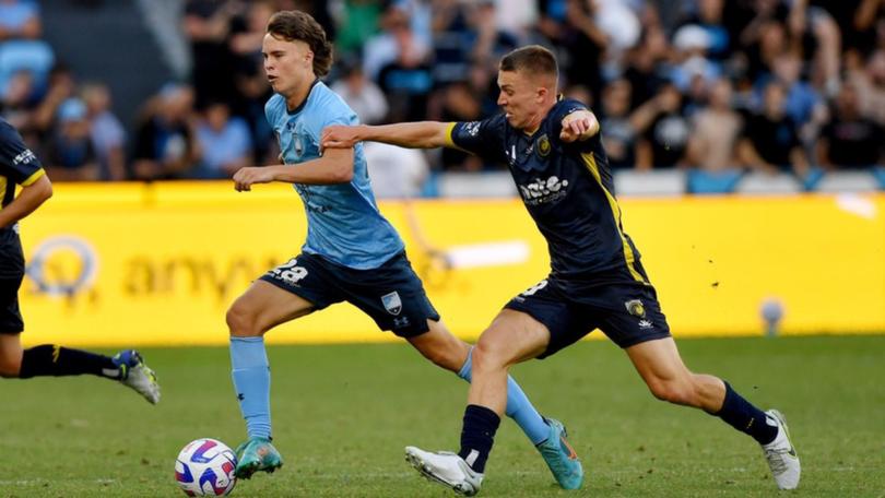 Sydney FC's Jake Girdwood-Reich (L) is headed to the US to ply his trade with St Louis. (Bianca De Marchi/AAP PHOTOS)