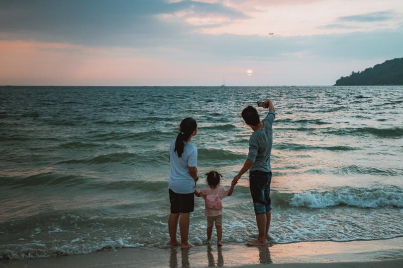 selfie, beach, family