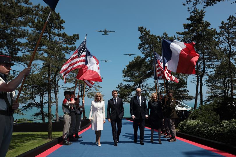 COLLEVILLE-SUR-MER, FRANCE - JUNE 06: U.S. President Joe Biden and first lady Jill Biden walk with French President Emmanuel Macron and his wife Brigitte Macron while arriving at a ceremony marking the 80th anniversary of D-Day at the Normandy American Cemetery on June 06, 2024 in Colleville-sur-Mer, France. Veterans, families, political leaders and military personnel are gathering in Normandy to commemorate D-Day, which paved the way for the Allied victory over Germany in World War II.
(Photo by Win McNamee/Getty Images) *** BESTPIX ***