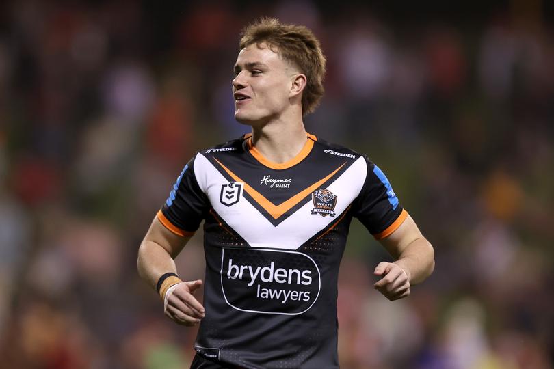 WOLLONGONG, AUSTRALIA - JUNE 07:  Lachlan Galvin of the Wests Tigers warms up before the round 14 NRL match between St George Illawarra Dragons and Wests Tigers at WIN Stadium on June 07, 2024, in Wollongong, Australia. (Photo by Jason McCawley/Getty Images)