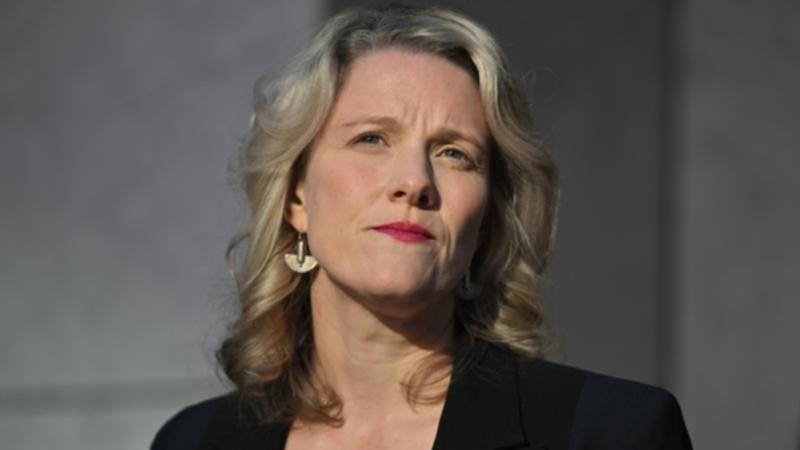 Home Affairs Minister Clare O’Neil said Thursday’s figures showed the Government was on track to deliver its promise to undertake “the biggest cut to migration in Australian history, outside of war or pandemic”. 