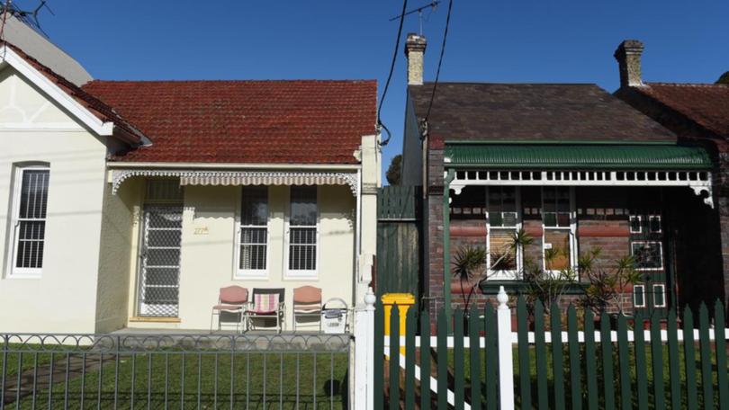 The average variable rate on outstanding owner occupier home loans rose to 6.39 per cent in March. (Paul Miller/AAP PHOTOS)