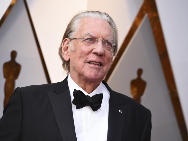 Donald Sutherland arrives at the Oscars in 2018.