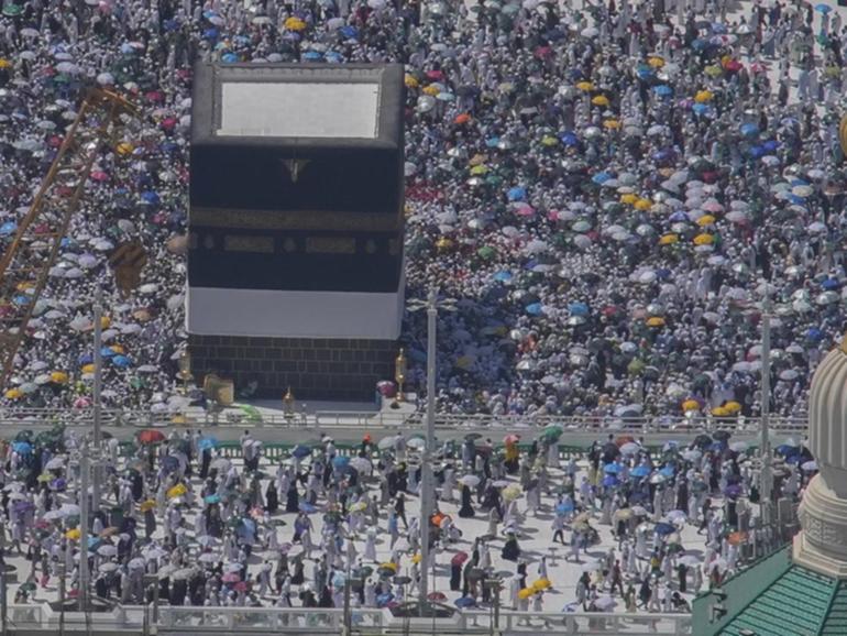 Extreme heat has been cited as behind the high death toll at this year's annual Hajj pilgrimage. (AP PHOTO)