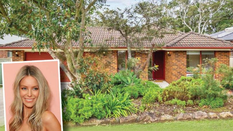 Jennifer Hawkins has sold an investment property in the Lake Macquarie suburb of Minmi.