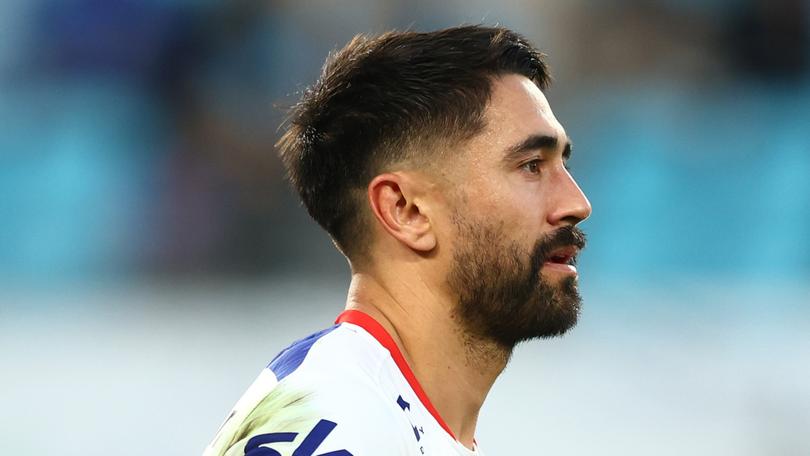 GOLD COAST, AUSTRALIA - JUNE 22: Shaun Johnson of the Warriors looks on during the round 16 NRL match between Gold Coast Titans and New Zealand Warriors at Cbus Super Stadium, on June 22, 2024, in Gold Coast, Australia. (Photo by Chris Hyde/Getty Images)