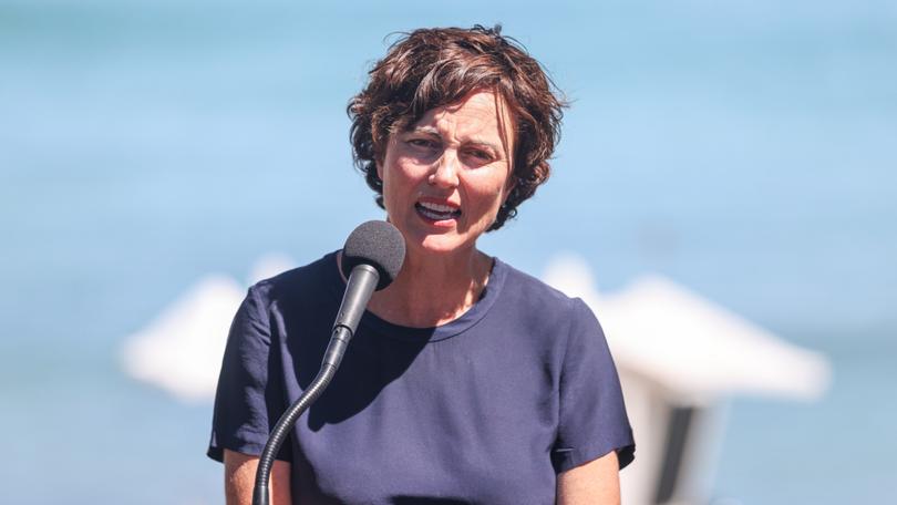 Member for Curtin Kate Chaney speaks at the official launch of Sculptures by the Sea in Cottesloe 