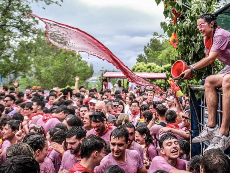 More than 8000 people have attended the traditional Battle of Wine in the Spanish town of Haro. (EPA PHOTO)