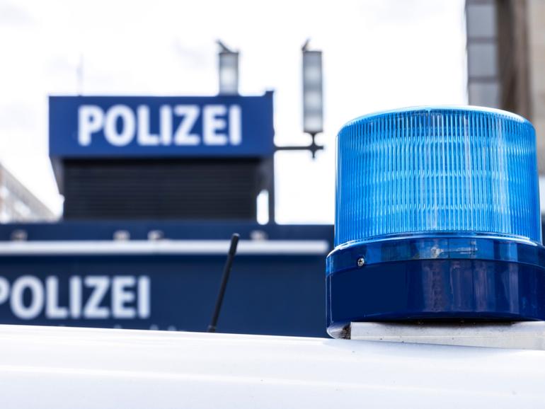 Several people have been injured in an acid attack at a cafe in the west German city of Bochum.