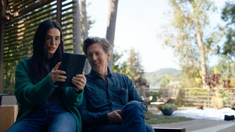 Demi Moore and Andrew McCarthy catch up.