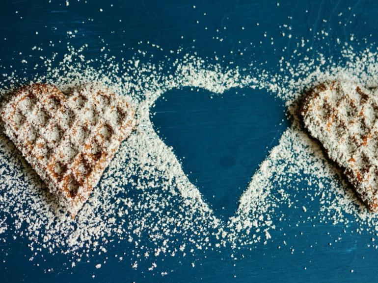 waffle hearts, waffles, icing sugar