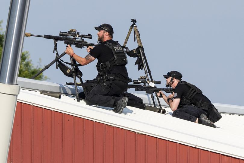 Secret Service snipers react to the shooter.