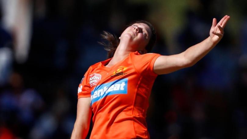 Pace bowler Taneale Pesche has left Perth Scorchers for WBBL rivals Sydney Thunder.