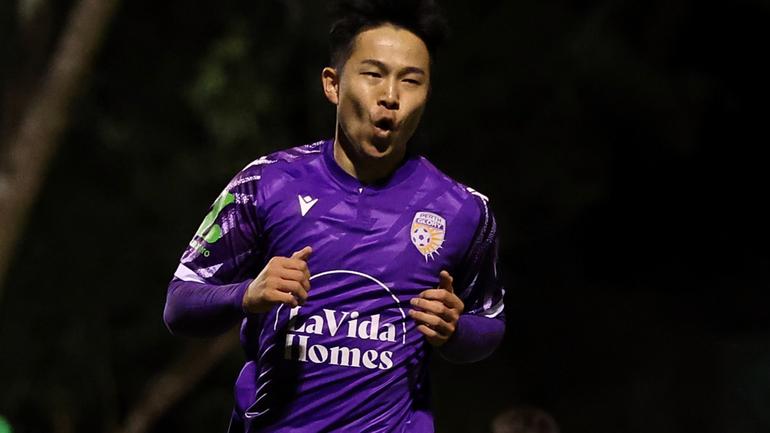 Hiroaki Aoyama playing for the Glory in his unofficial debut last night.