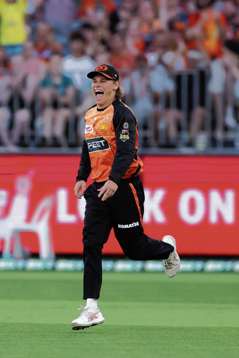 PERTH, AUSTRALIA - JANUARY 16: Cooper Connolly of the Scorchers celebrates after taking the wicket of James Vince of the Sixers during the BBL match between Perth Scorchers and Sydney Sixers at Optus Stadium, on January 16, 2024, in Perth, Australia. (Photo by Will Russell - CA/Cricket Australia via Getty Images)