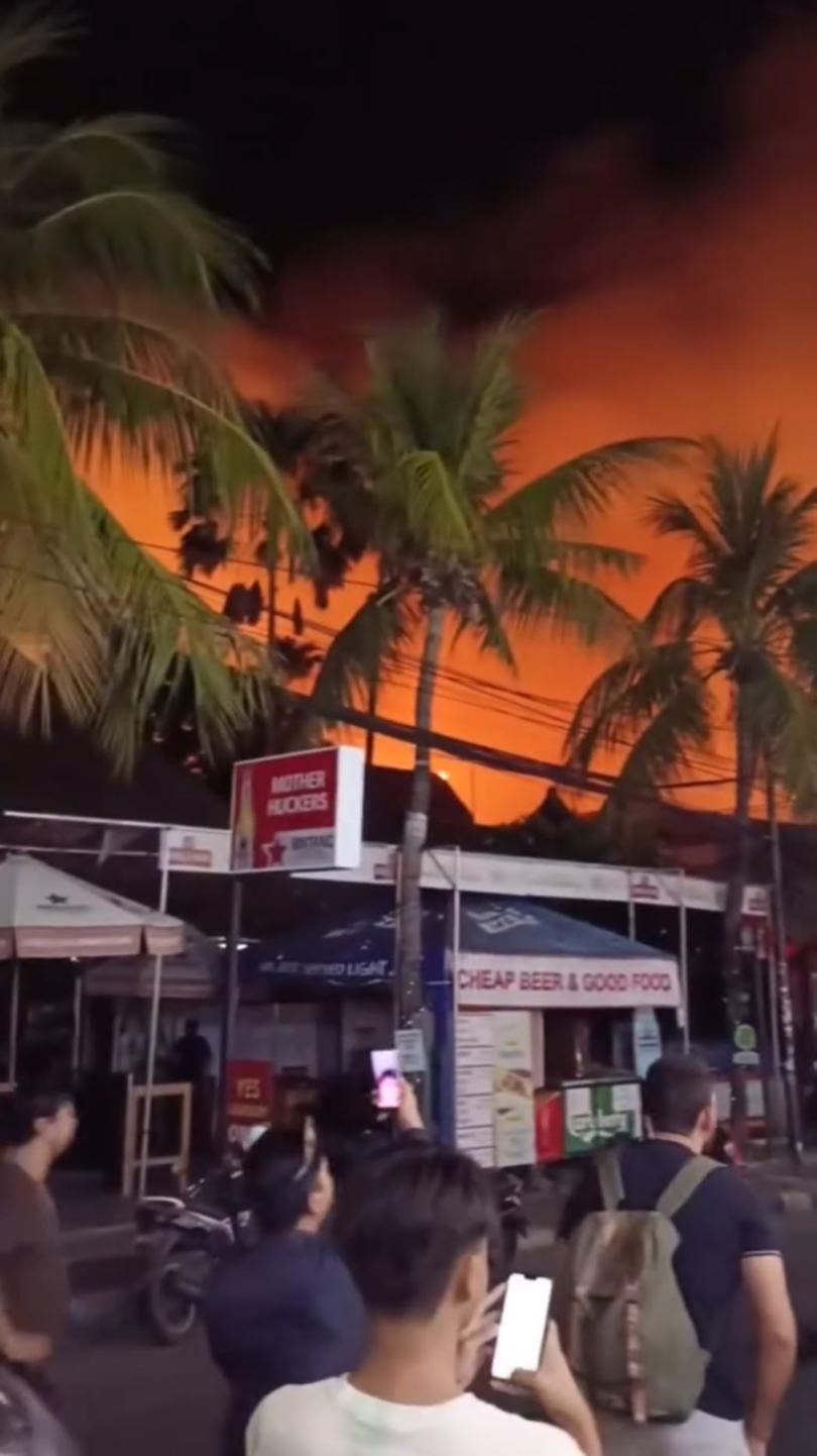 One Aussie tourist said he and his friends lost everything in the blaze.