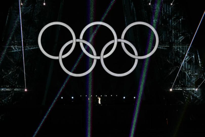 Celine Dion’s performance in front of the Eiffel Tower was stunning.