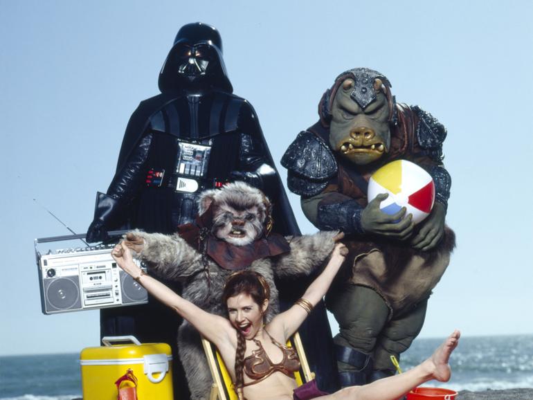 Carrie Fisher on Stinson Beach in Northern California with the cast of Star Wars. (Photo by Aaron Rapoport/Corbis via Getty Images)