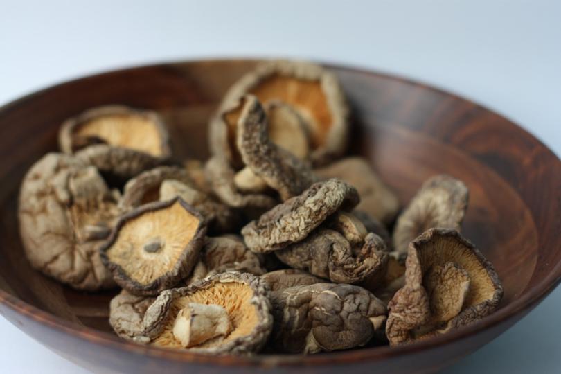 shiitake, dried, mushrooms