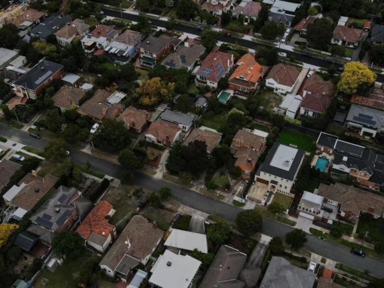 Quarterly house price growth has fallen in Melbourne, Hobart and Darwin, Corelogic data shows.