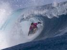 West Australian surfer Jack Robinson has charged into the Olympics semifinal with an impressive barrel-riding performance to boot countryman Ethan Ewing from the tournament. 