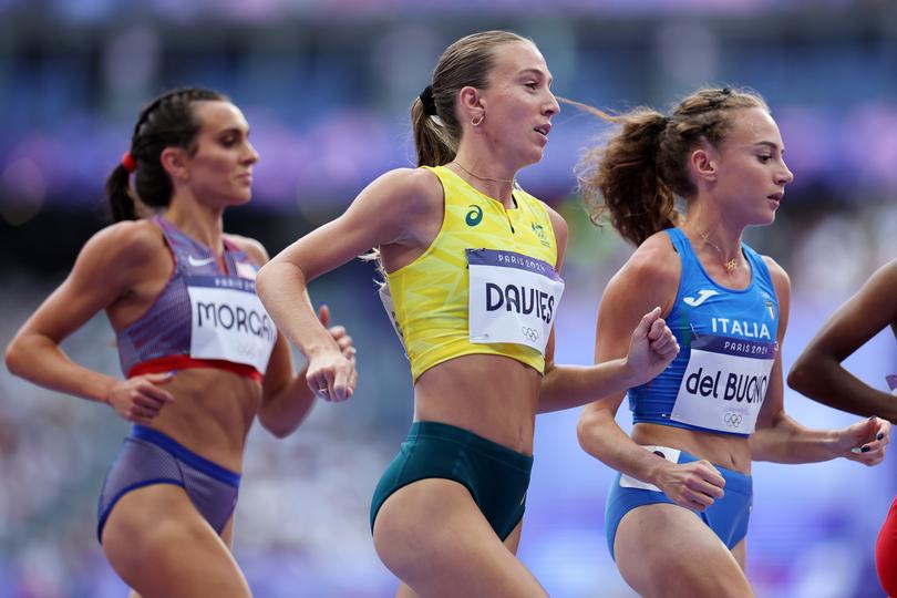 PARIS, FRANCE - AUGUST 02: Rose Davies of Team Australia competes during the Women's 5000 Metres heats on day seven of the Olympic Games Paris 2024 at Stade de France on August 02, 2024 in Paris, France. (Photo by Hannah Peters/Getty Images)