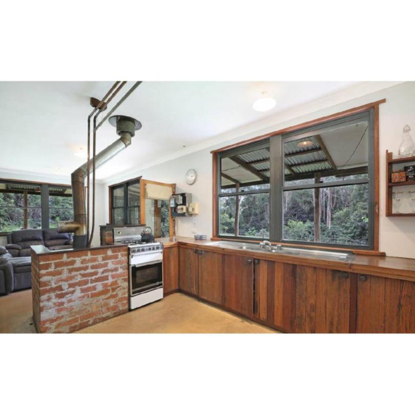 The home has a price guide under $600,000 which is a bargain for the Kangaroo Valley location.