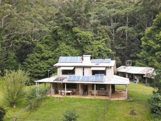 The home has a price guide under $600,000 which is a bargain for the Kangaroo Valley location.