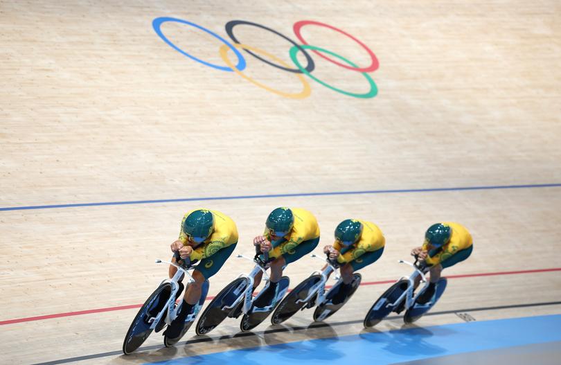 PARIS, FRANCE - AUGUST 05: Sam Welsford, Oliver Bleddyn, Conor Leahy and Kelland O'Brien of Team Australia compete during the Men's Team Pursuit Qualifiers on day ten of the Olympic Games Paris 2024 at Saint-Quentin-en-Yvelines Velodrome on August 05, 2024 in Paris, France. (Photo by Alex Broadway/Getty Images)