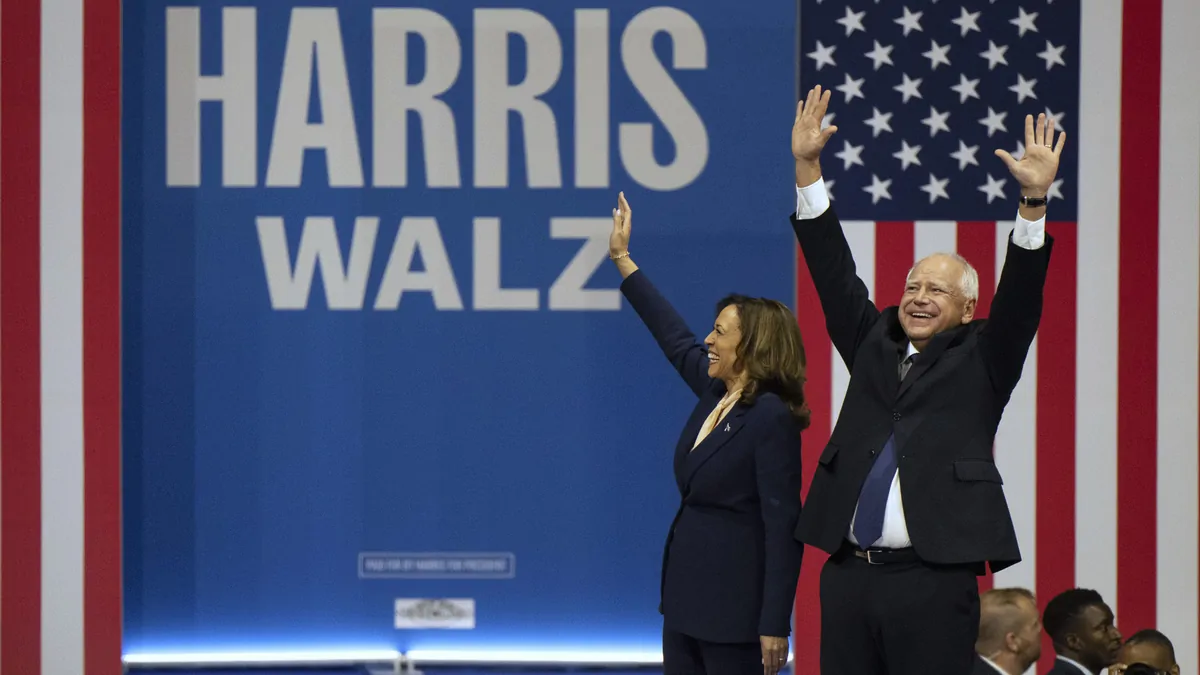 Kamala Harris and Tim Walz speak at Pennsylvania rally after Democrat ...