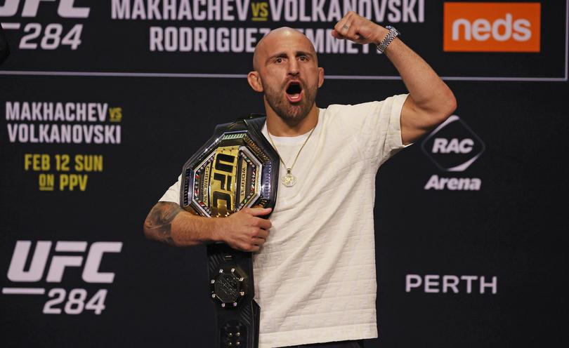 Alex Volkanovski is UFC featherweight champion.