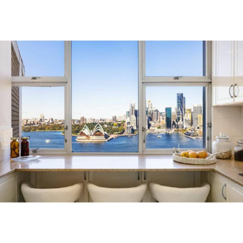 "It's got the best views in Kirribilli and it hasn't been sold in 46 years," said listing agent Nigel Mukhi of Di Jones.