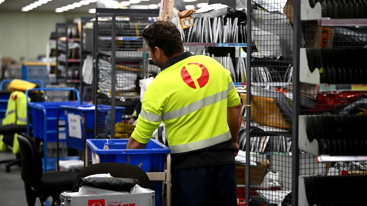 State Operations Manager Auspost Australia Post launches mass recruitment drive for 3000 casuals | The ...