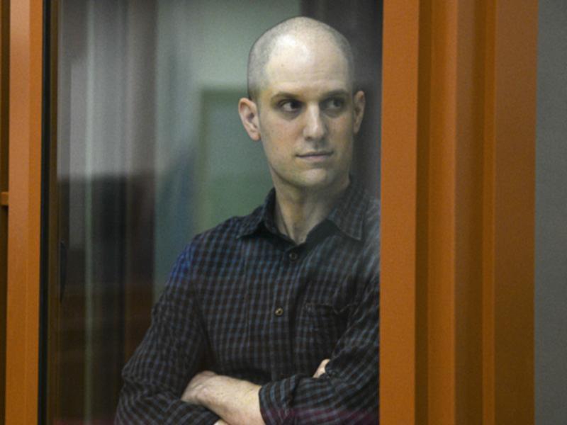 Wall Street Journal reporter Evan Gershkovich in a Russian courtroom