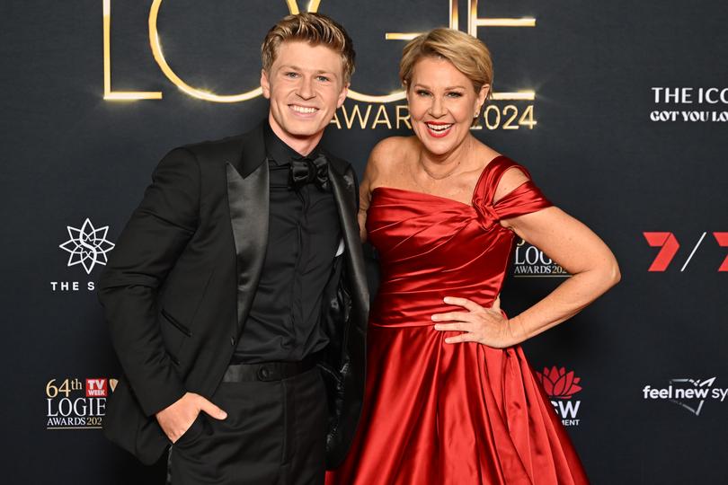 SYDNEY, AUSTRALIA - AUGUST 18: Julia Morris and Robert Irwin attend the 64th TV WEEK Logie Awards at The Star on August 18, 2024 in Sydney, Australia. (Photo by James Gourley/Getty Images for TV WEEK Logie Awards)