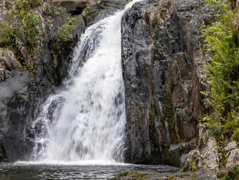 A man has sustained life-threatening head injuries at a popular Queensland swimming spot. File image.