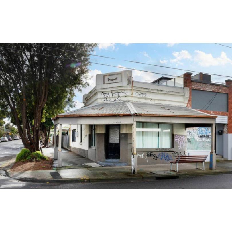 A young couple who were looking for something they could renovate bought this former shop at auction in the Melbourne suburb of Brunswick.