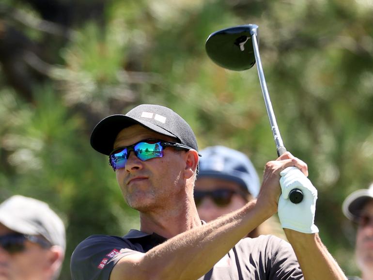 Former world No.1 Adam Scott is two behind the lead at the BMW Championship. 