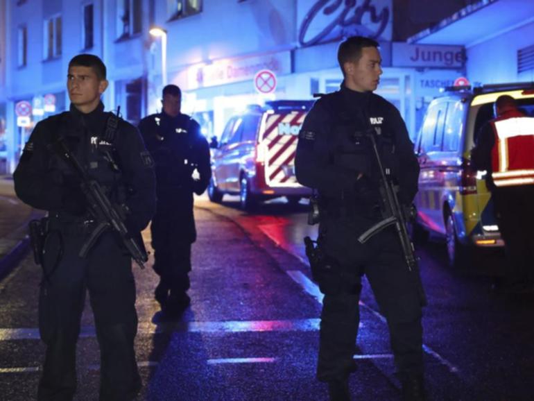 A number of people have been killed and wounded in a stabbing attack in western Germany.