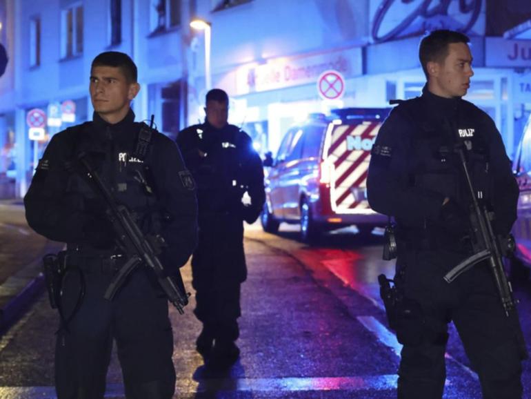 A number of people have been killed and wounded in a stabbing attack in western Germany.