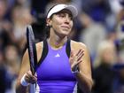 Home favourite Jessica Pegula powered into the US Open semi-finals, beating top seed Iga Swiatek. 