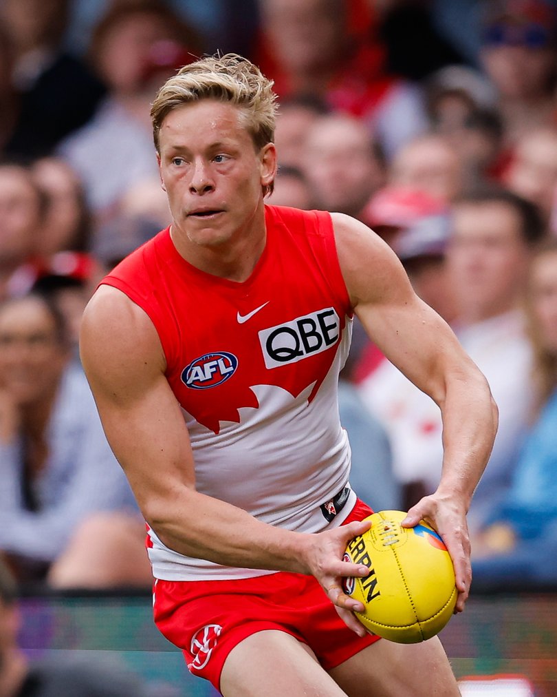 SYDNEY, AUSTRALIA - SEPTEMBER 07: Isaac Heeney of the Swans in action during the 2024 AFL First Qualifying Final match between the Sydney Swans and the GWS GIANTS at The Sydney Cricket Ground on September 07, 2024 in Sydney, Australia. (Photo by Dylan Burns/AFL Photos via Getty Images)