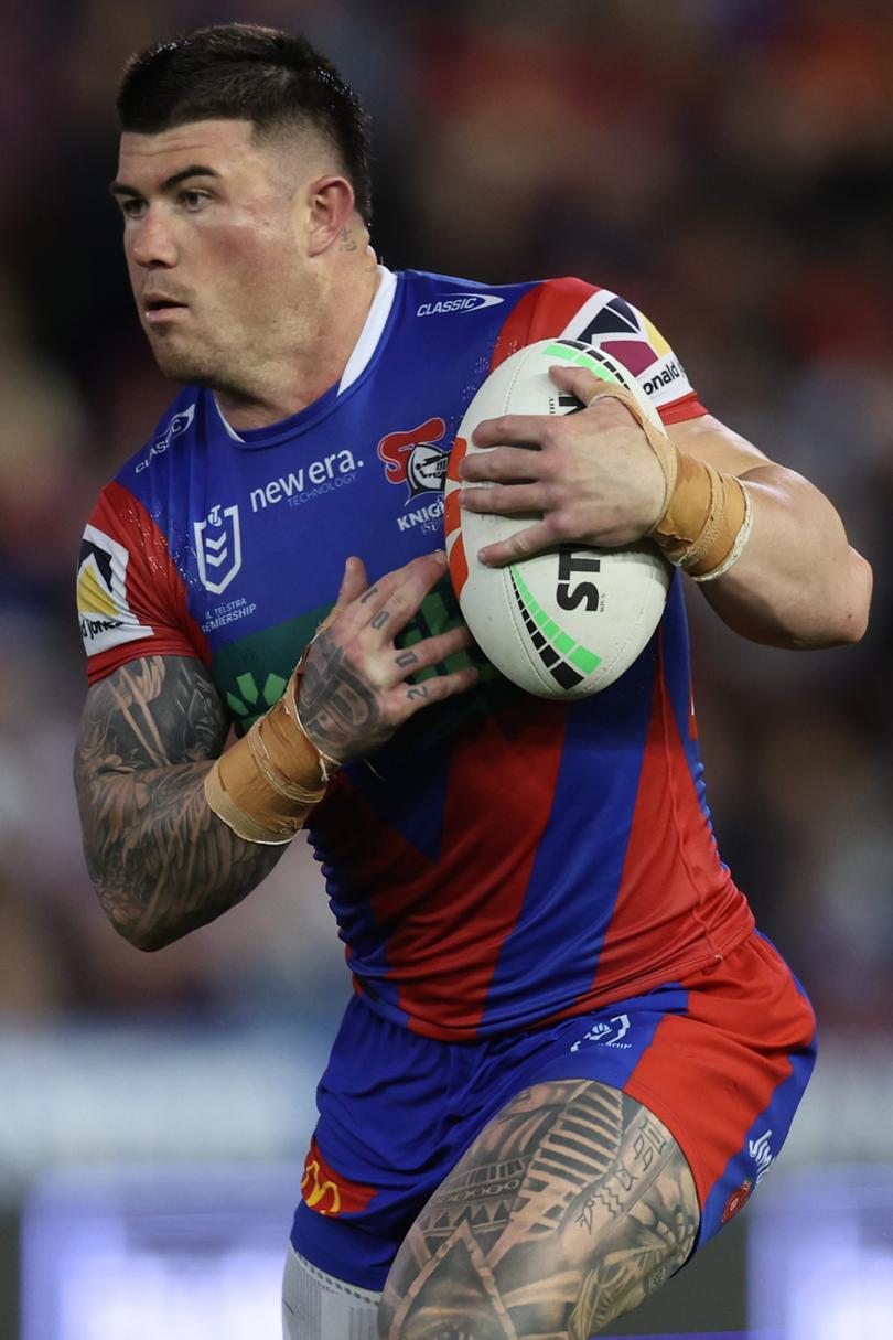 NEWCASTLE, AUSTRALIA - SEPTEMBER 08: Bradman Best of the Knights runs with the ball during the round 27 NRL match between Newcastle Knights and Dolphins at McDonald Jones Stadium, on September 08, 2024, in Newcastle, Australia. (Photo by Scott Gardiner/Getty Images)