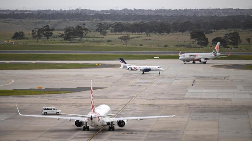 The federal government has given its approval for a third runway at Melbourne Airport. (James Ross/AAP PHOTOS)