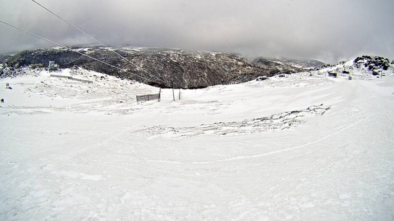 A man has gone missing in freezing temperatures and frosty high winds near Thredbo.