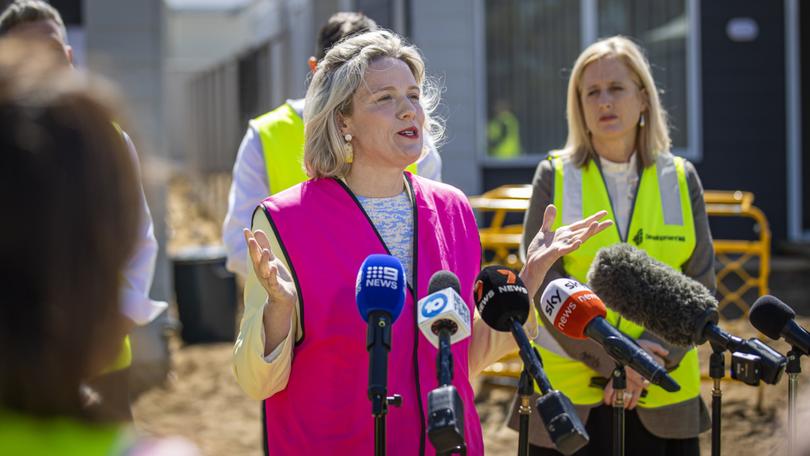 Federal Housing Minister Clare O’Neil in Perth to unveil the latest social homes delivered by the continued partnership of the Albanese and Cook Governments.