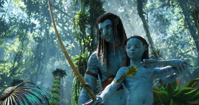 (L-R): Jake Sully and Neteyam in 20th Century Studios' AVATAR: THE WAY OF WATER. Photo courtesy of 20th Century Studios. © 2022 20th Century Studios. All Rights Reserved.