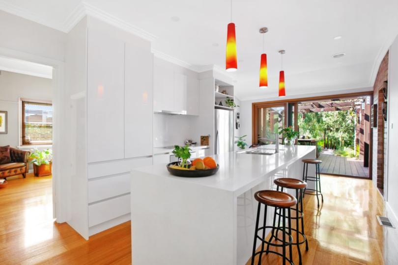 The home (at 6 Ann Street) was one of 1,114 homes that went to auction in Melbourne last week.